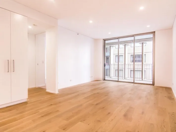 The Pelican - Modern Residence In a Highly Regarded Development