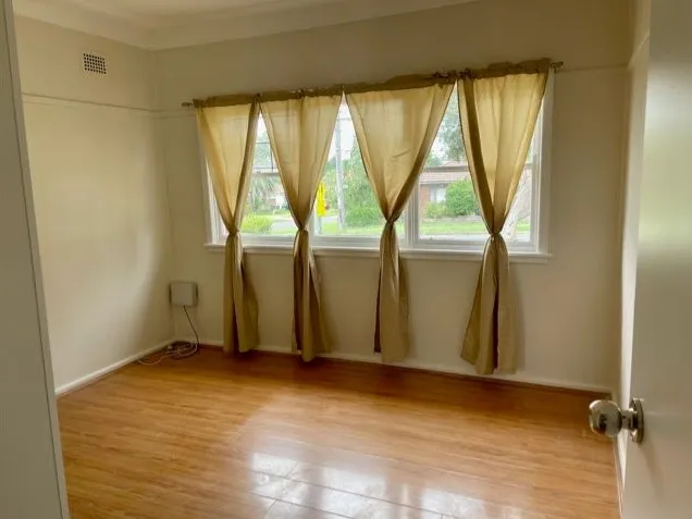 WATER USAGE INCLUDED + possible 4th room