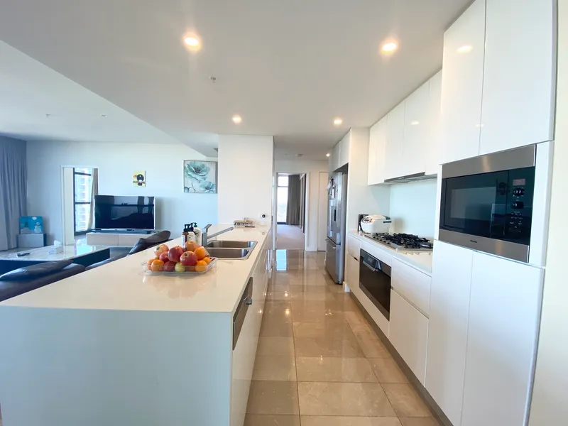 Furnished 3 bedrooms plus study with 2 winter garden in Chatswood