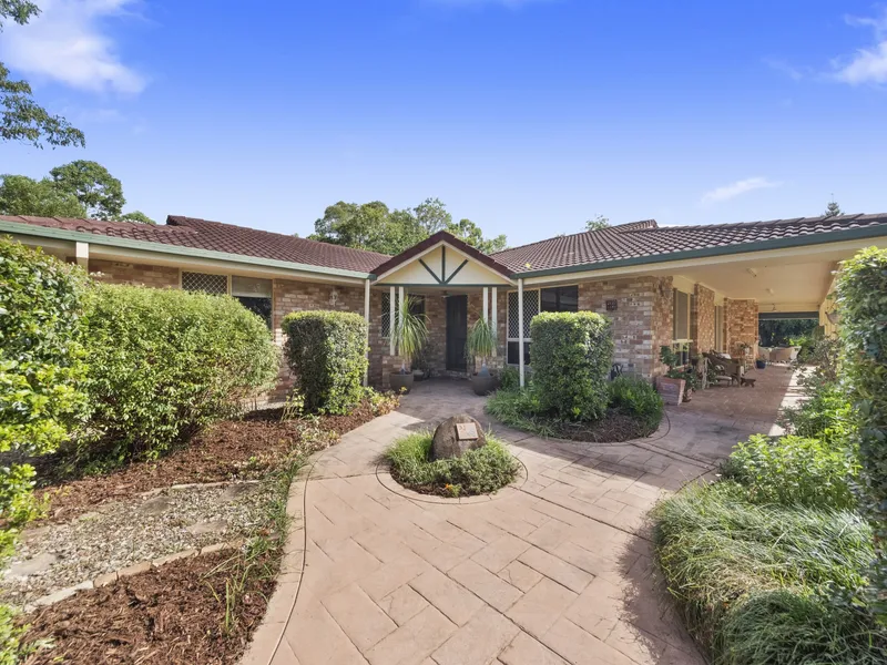 COUNTRY TOWN LIFESTYLE