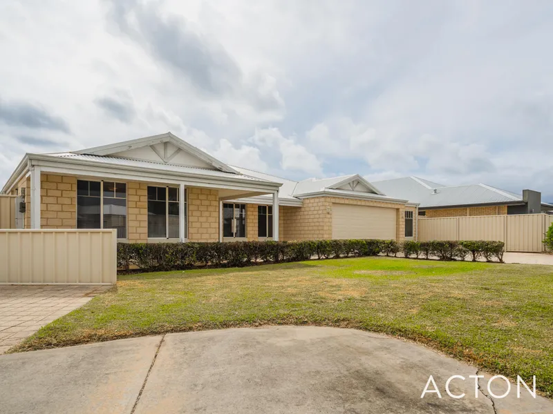 Spacious Coastal Home 600m to the beach