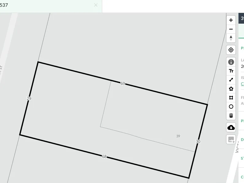 LARGE FLAT BLOCK OF 736M2 CLOSE TO THE CENTRE OF TOWN