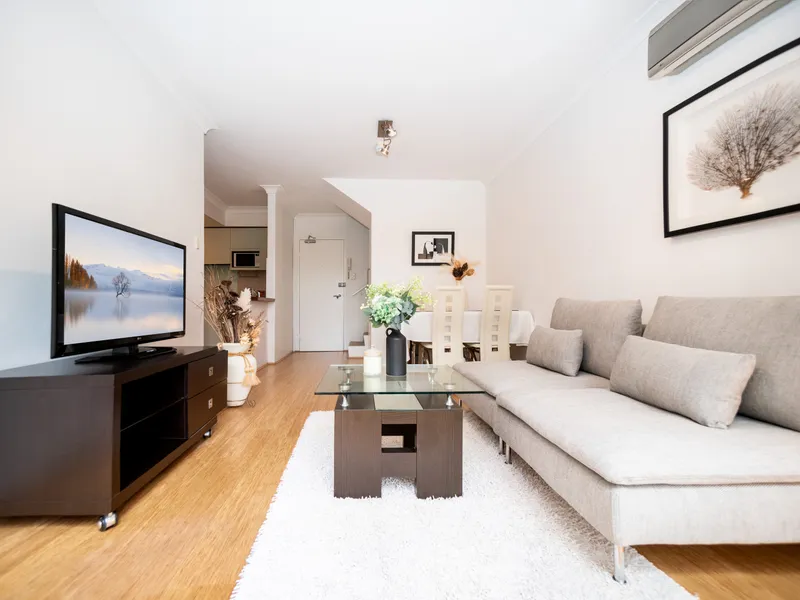 A quality lifestyle loft apartment of leafy privacy