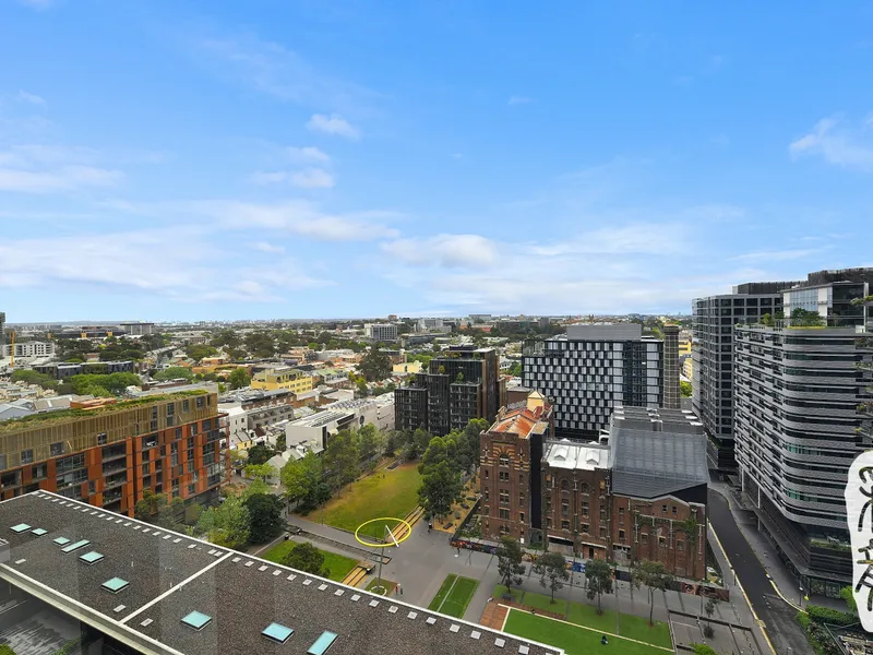 High Level Park View 1 Bed + Winter Garden Apartment For SALE ! Close to Central Station and All Amenities ! 