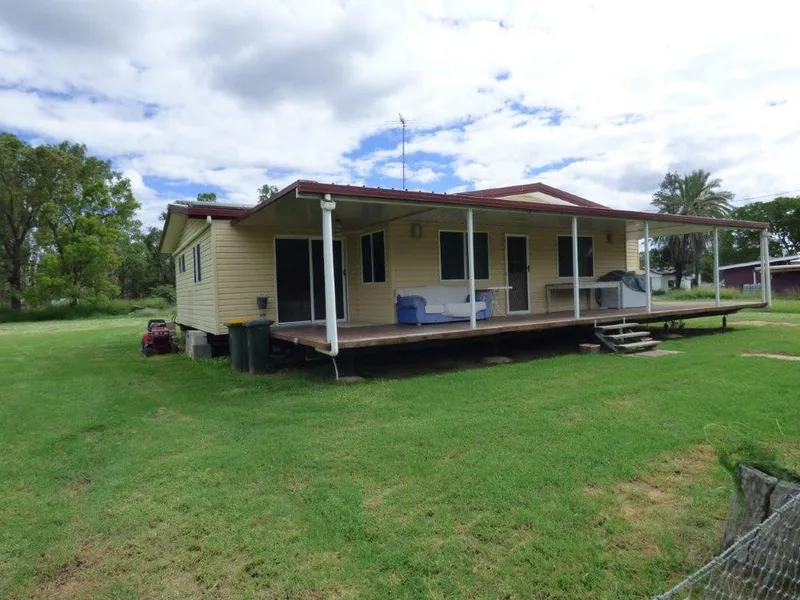 Tidy home on 1.25ac - in quiet country town