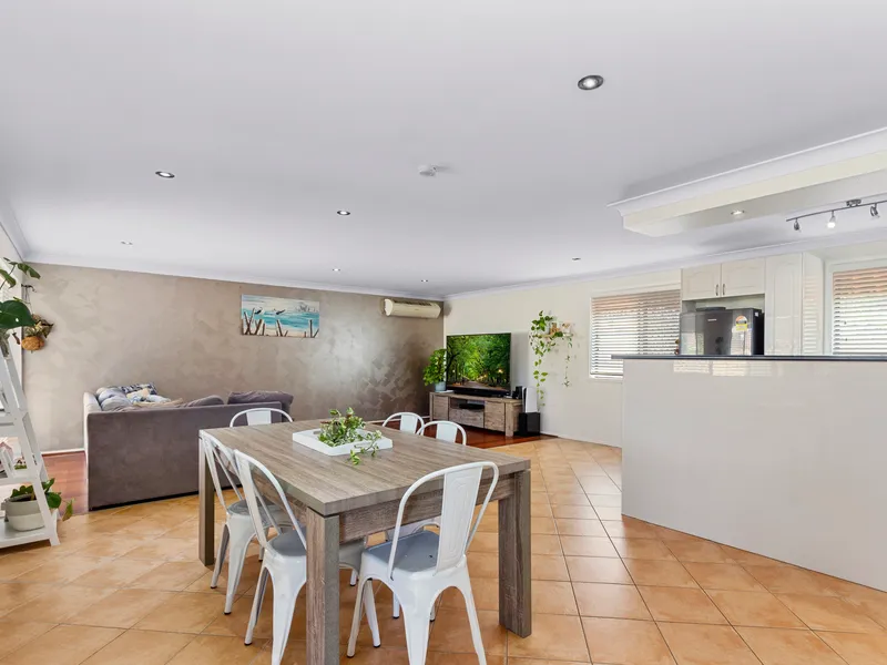 PRIVATE ENTERTAINER'S DUPLEX