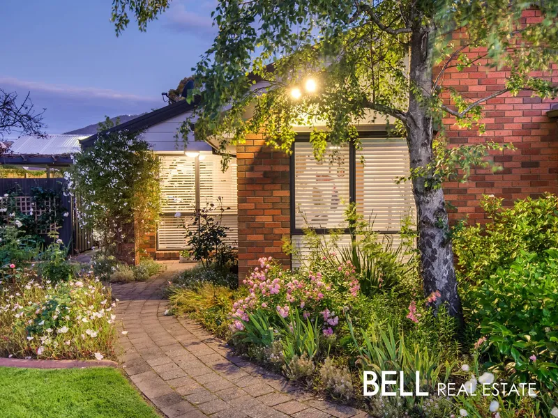 Smell the Roses! Family Comfort with Garden Allure on 1001m2