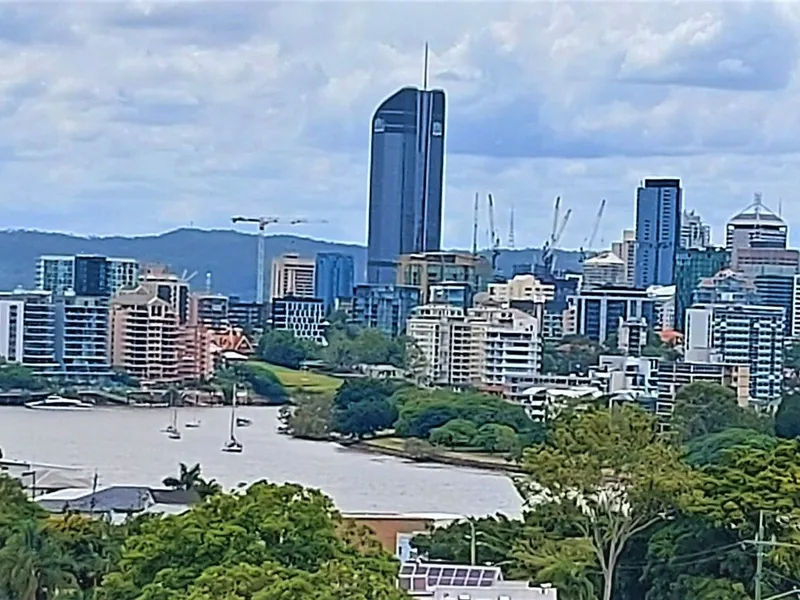 Norman Park Stunning Views of City, River & Surrounds