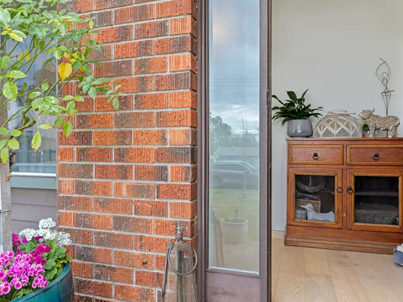 THREE BEDROOM HOME ON 929SQM...