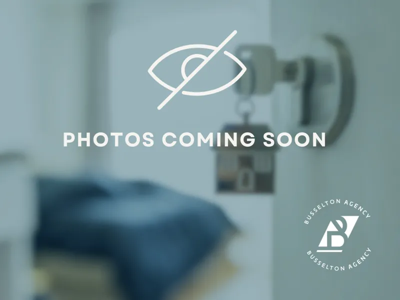 Charming 4x2 Home in Capel: A Blend of Comfort and Style