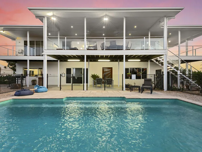 STUNNING CRAIGNISH VIEWS, WITH DUAL LIVING POTENTIAL