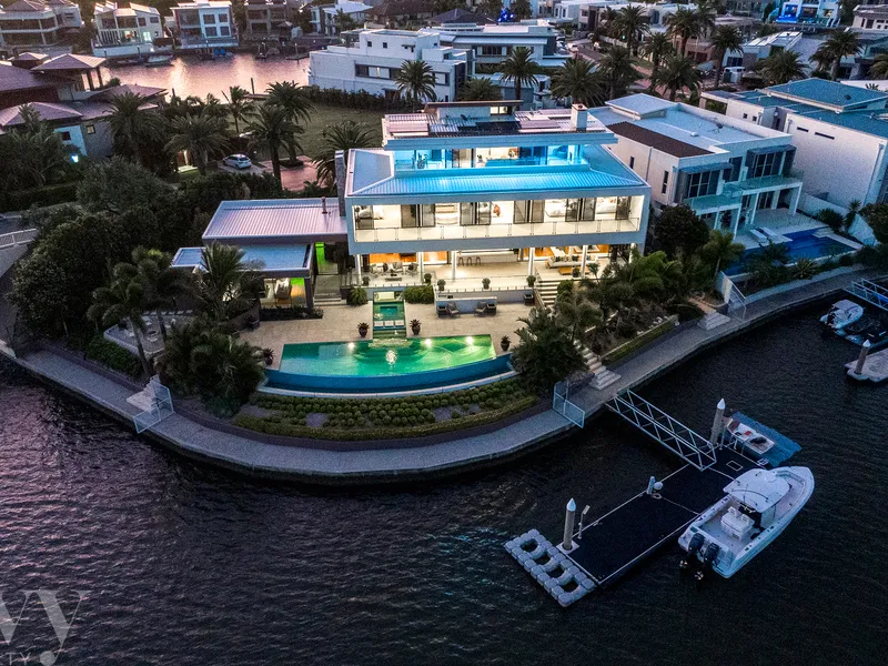 Luxe Beyond Measure 1682m2* Double Block Concrete Construction with 60m* + Wide Waterfrontage