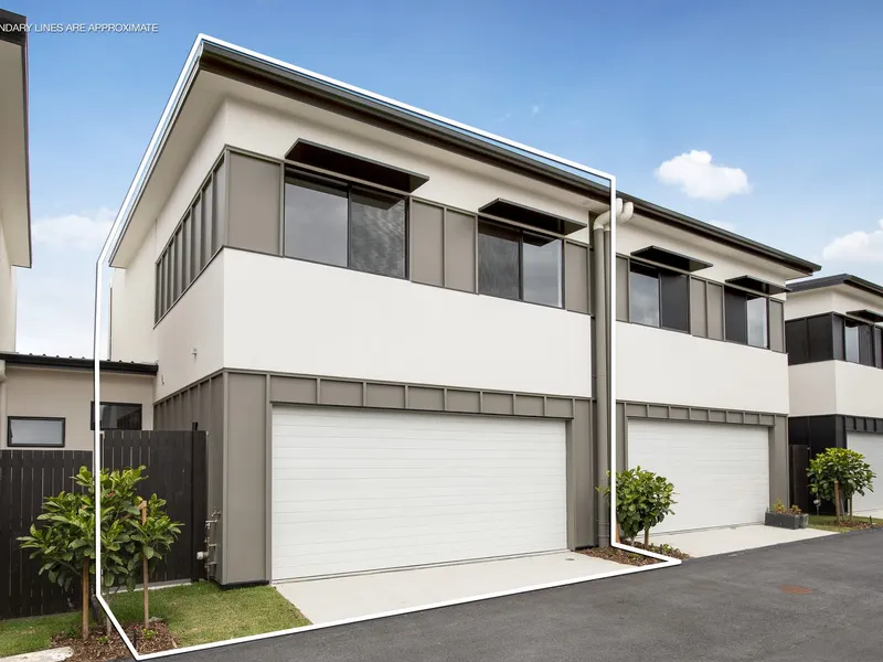 VACANT TOWNHOUSE IS WAITING FOR YOU TO MOVE IN TO!