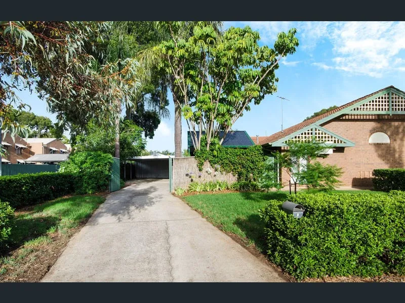 Renovated Modern House on Rental next to City!!