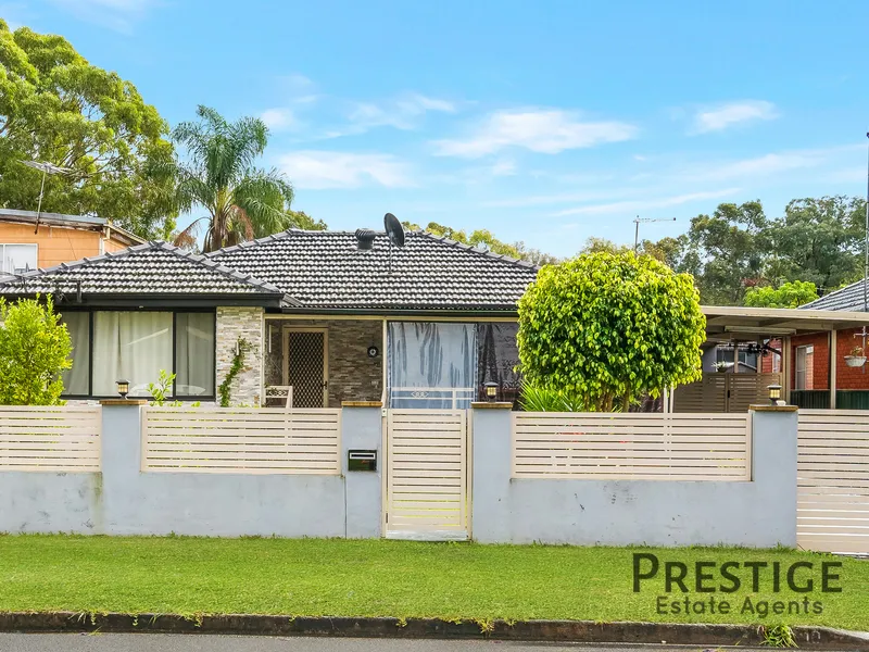 CLOSE TO ALL AMENITIES!!