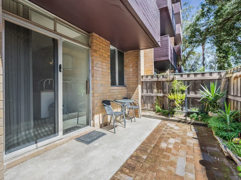 Apartment with courtyard!