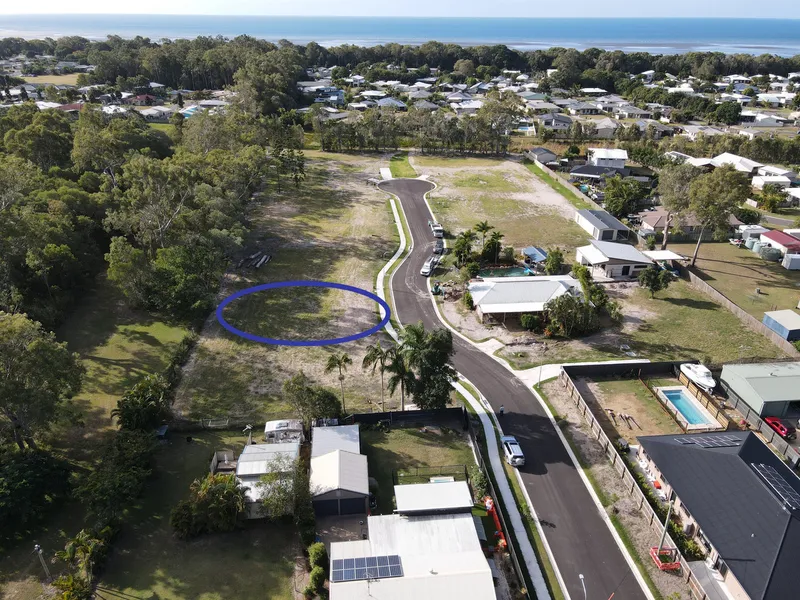 Vacant Serviced Land 1km To The Beach!