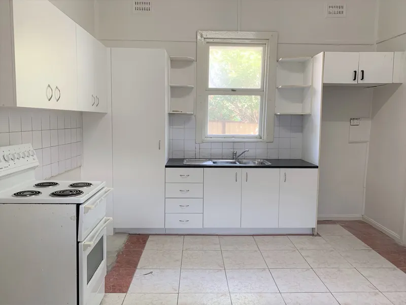 TILED FLOOR THROUGHOUT 4 BEDROOM HOUSE