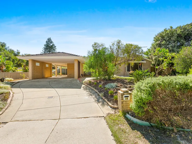 Fabulous Family Home Opposite Park!