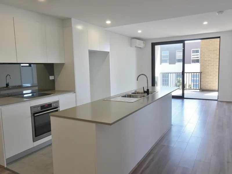 ~ Central, Single Level Apartment ~ Available 17th March