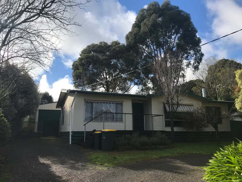 THREE BEDROOM HOME - CLOSE TO TOWN