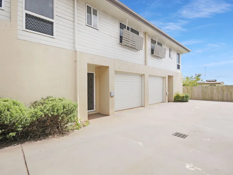 GORGEOUS MODERN 2 BEDROOM TOWNHOUSE!