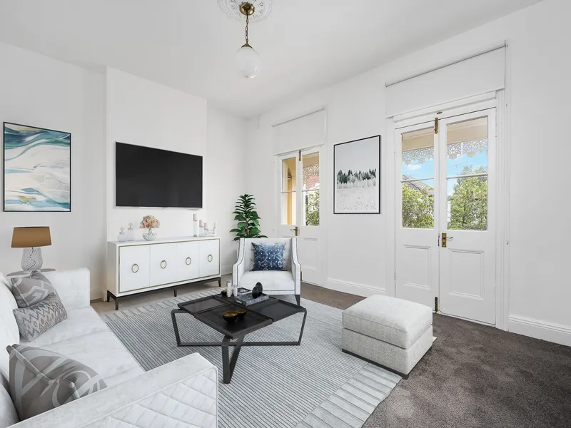 Renovated - 2 Bedroom - in Heart of Enmore