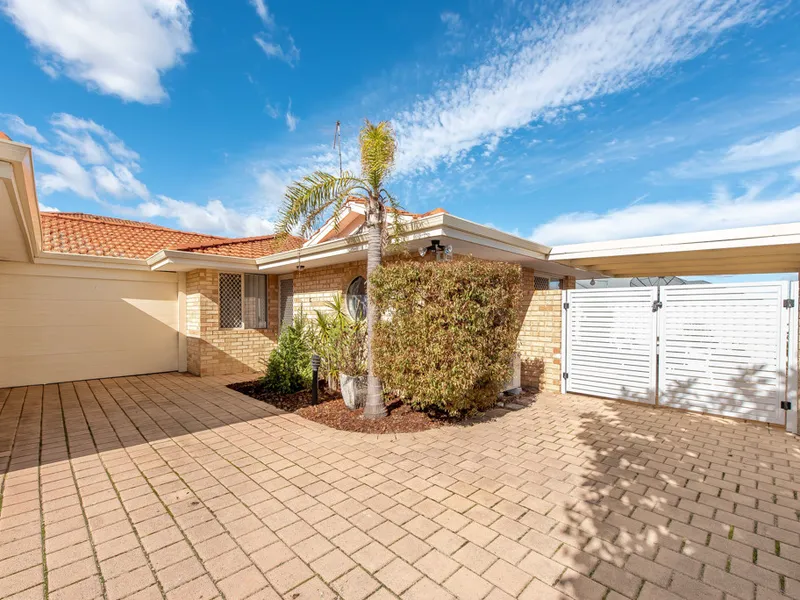 STYLISH & SPACIOUS PRIVATE REAR VILLA WITH PARKING FOR 2 CARS on 244m2 of LAND! HOME OPEN Sat 10th June 11am - 11:45am