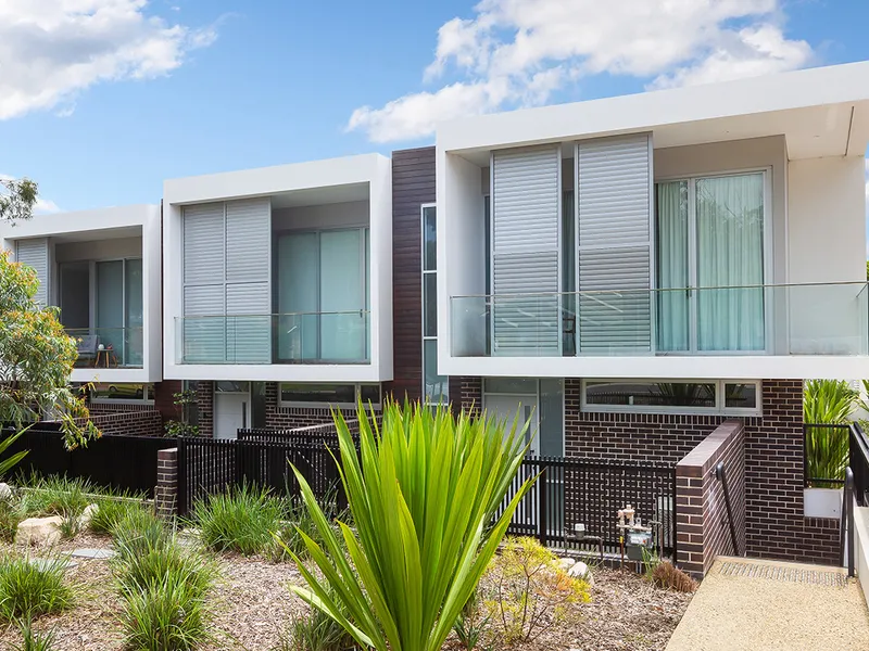 DESIGNER 4 BEDROOM TOWNHOUSE