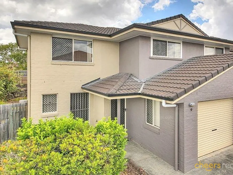 Fabulous Townhouse in a Great complex!!!