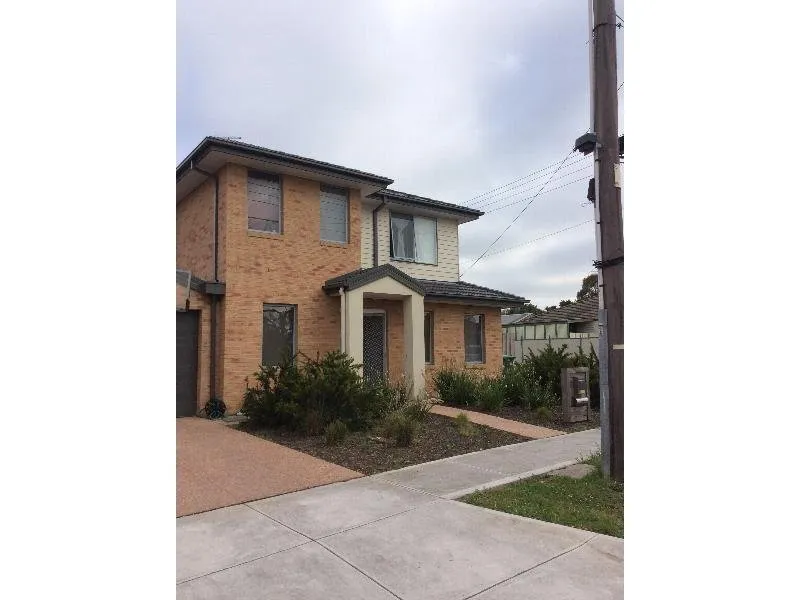 SPACIOUS 3 BEDROOM TOWNHOUSE IN GREAT POCKET OF GLENROY