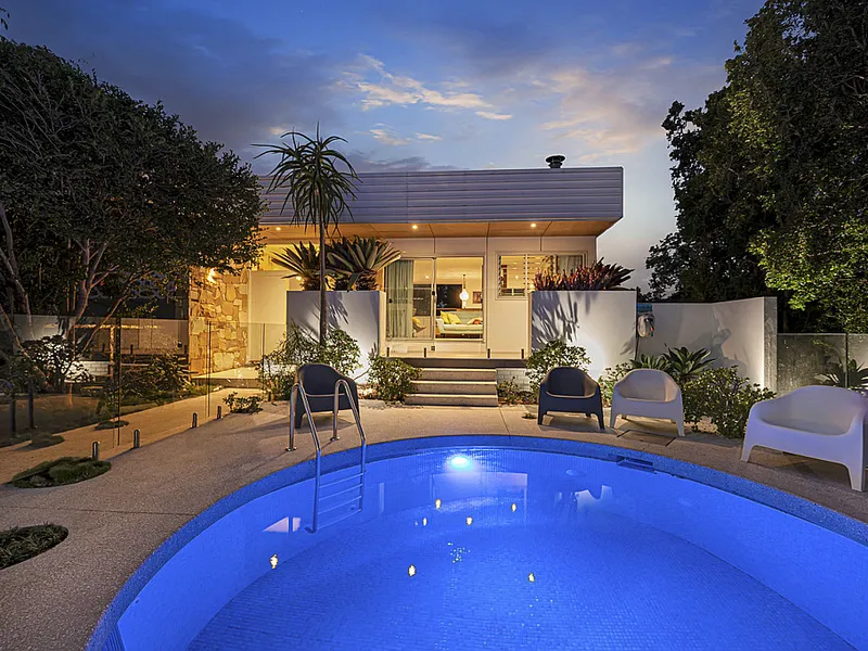 Palm springs vibe with showstopper city views.