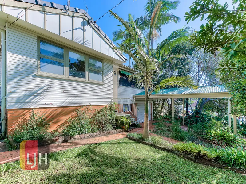 AIR CONDITIONED FOUR BEDROOM HOUSE