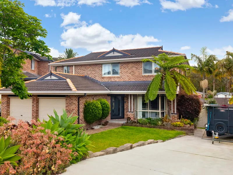 A Summer-Ready Entertainer Placed for Lifestyle Perfection