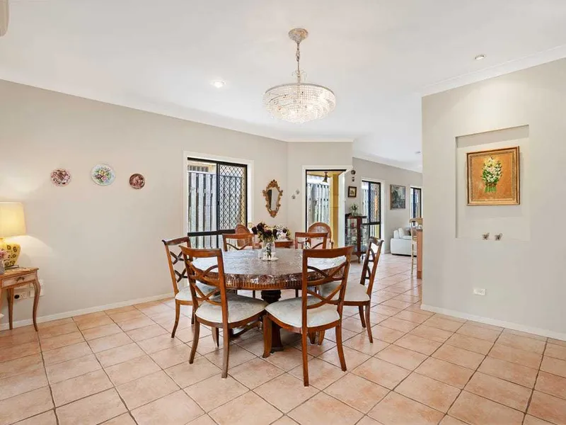 Mediterranean Inspired House With Pool, Quiet Street In Varsity College Catchmen