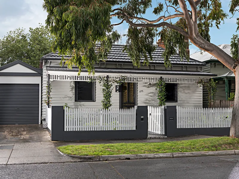 Exclusively Positioned with Easy-Living Style