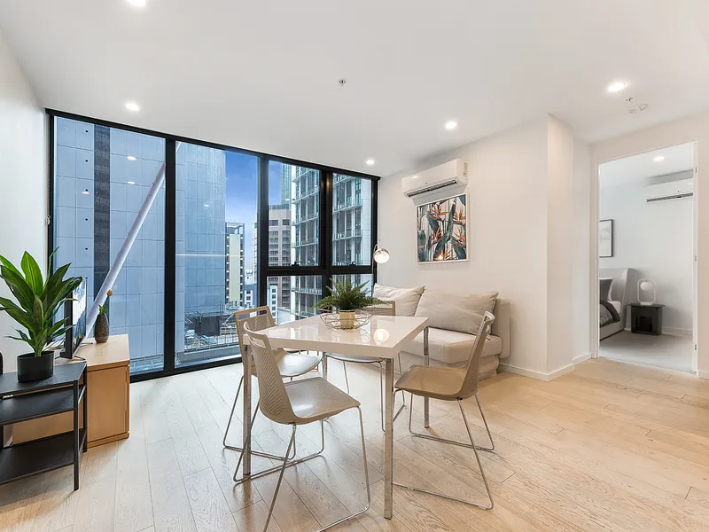 AVANT – Immaculate 16th floor oasis near RMIT University