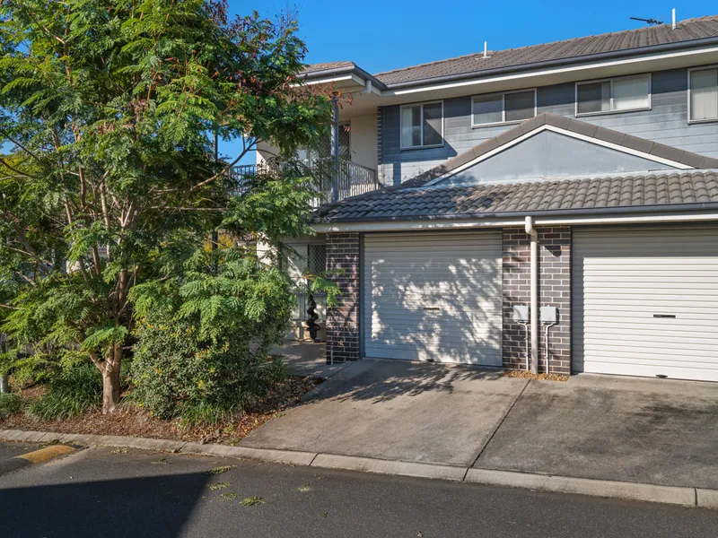 RETURNING OVER $25,000 PER ANNUM WITH FANTASTIC TENANTS