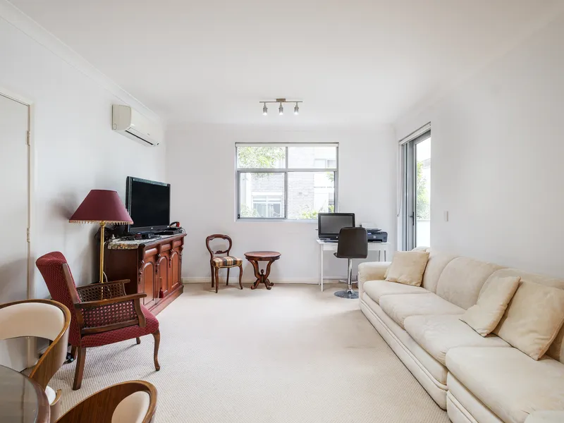 Private first floor apartment in the acclaimed 'Rosedale' complex