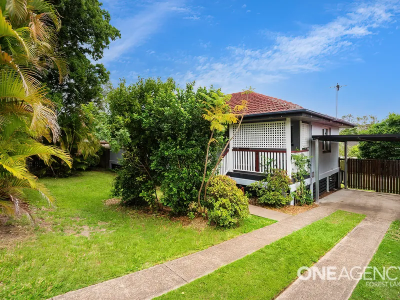 GREAT LOCATION, GREAT HOME, GREAT YARD!!!