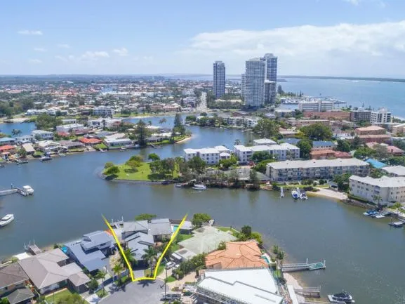 North Facing Wide Water Views