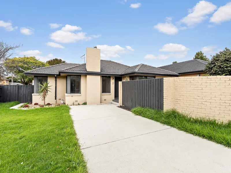 Short term lease offer with lawn maintenance included!