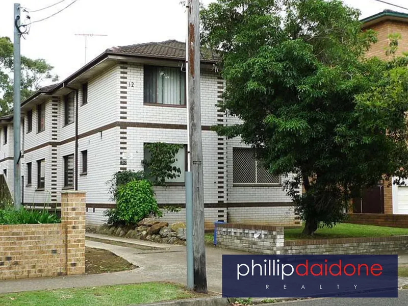 TOP FLOOR, 2 BEDROOM UNIT.... 