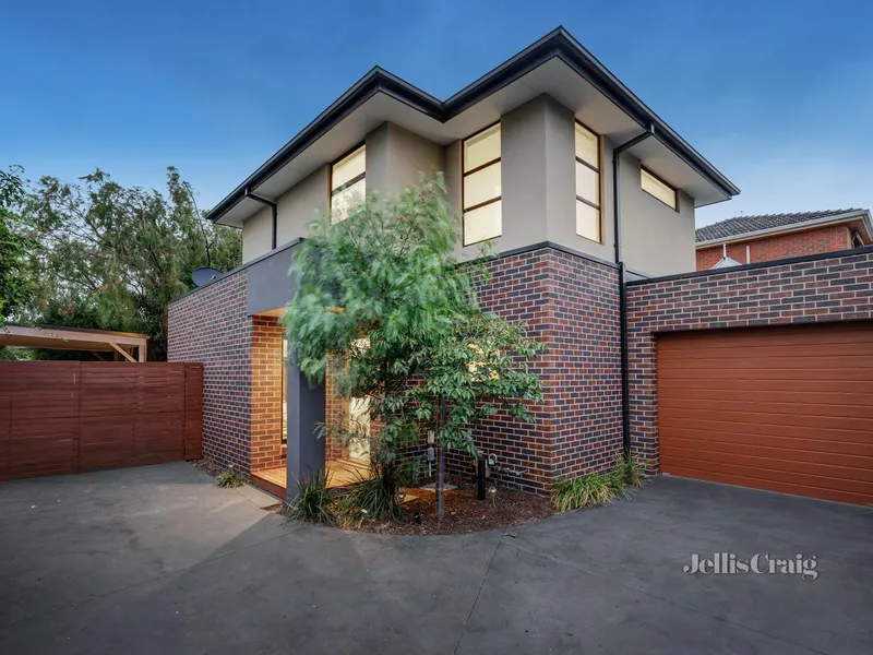 Striking Seclusion in a Parkside Spot