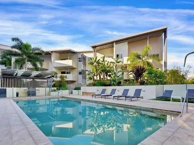 Large 1 Bedroom Apartment with City Views!