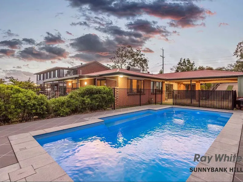 Good Sized Home with Swimming Pool