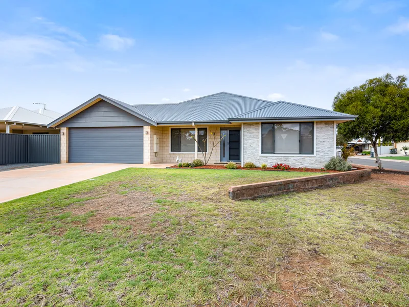 LIVING THE DREAM IN KARLKULA!