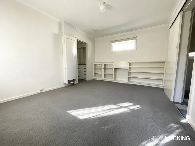 Neat and tidy 1 bedroom unit and close to the beach!