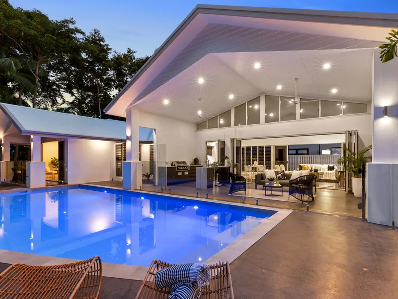 NEW PORT DOUGLAS BEACHFRONT LUXURY