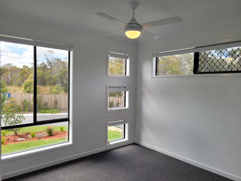 Brand new townhouse close to shops and amenities, with easy access to public transport, major roads, and schools